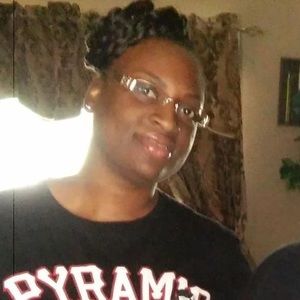 Meet your Posher, Stefanie